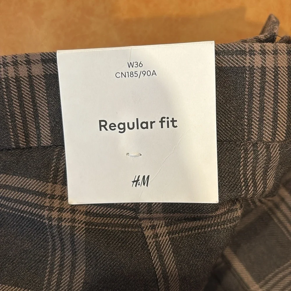 NWT | H&M Men's Plaid Brown and Tan Pants - Size 36W